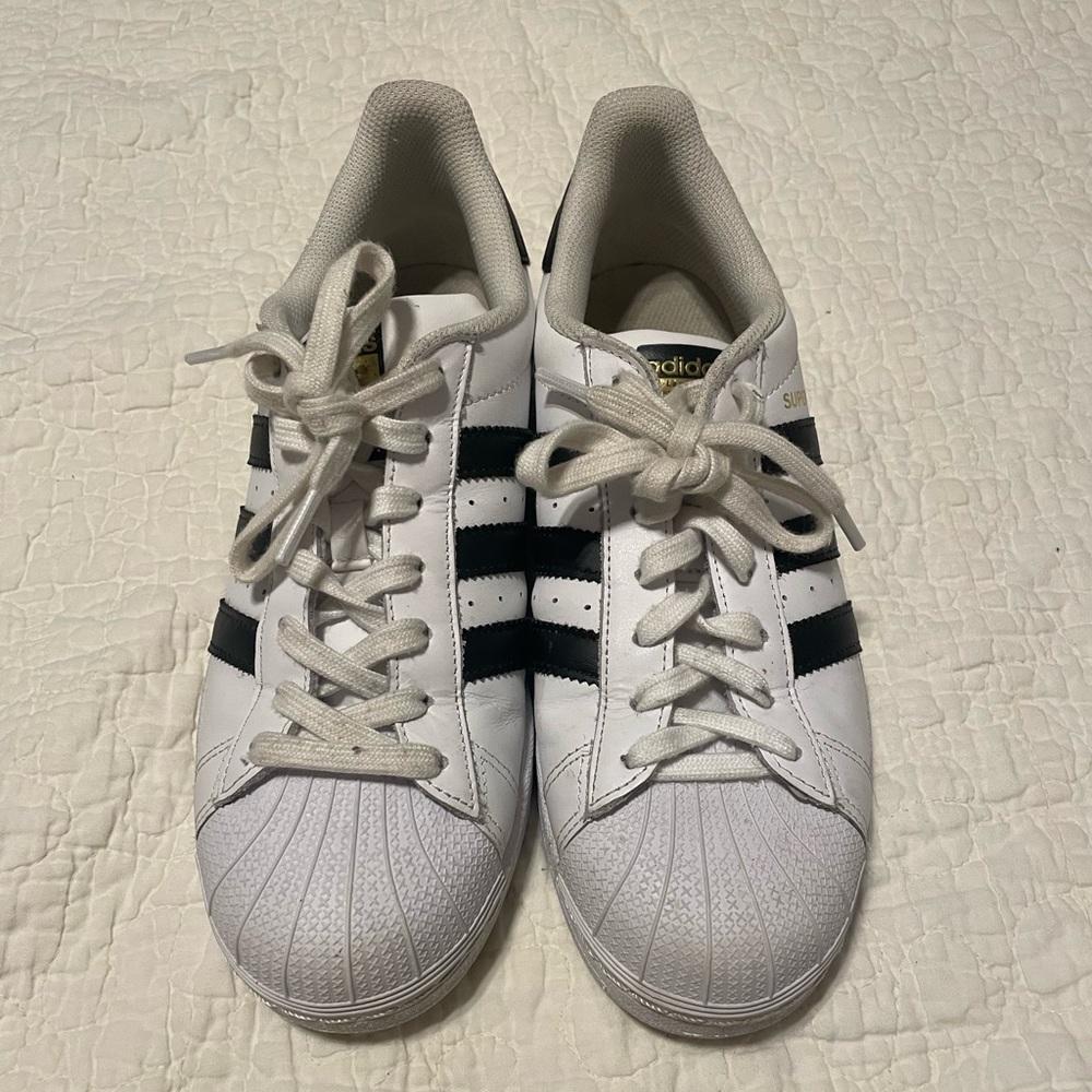 adidas superstars women’s size 8.5